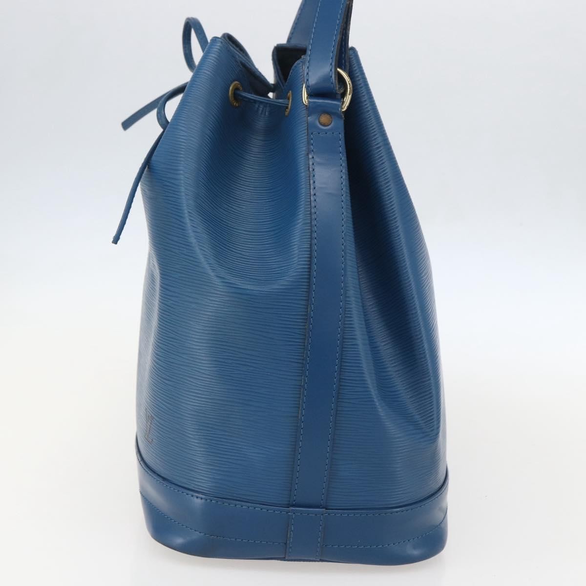 Louis Vuitton Noe Handbag Epi Leather Blue Leather Shoulder Bag Bag (Pre-Owned)