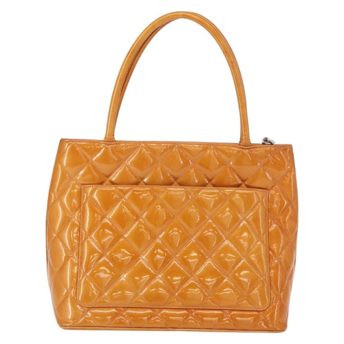 Chanel Medallion Tote Quilted Patent Beige Patent_Leather Tote Bag Bag (Pre-Owned)
