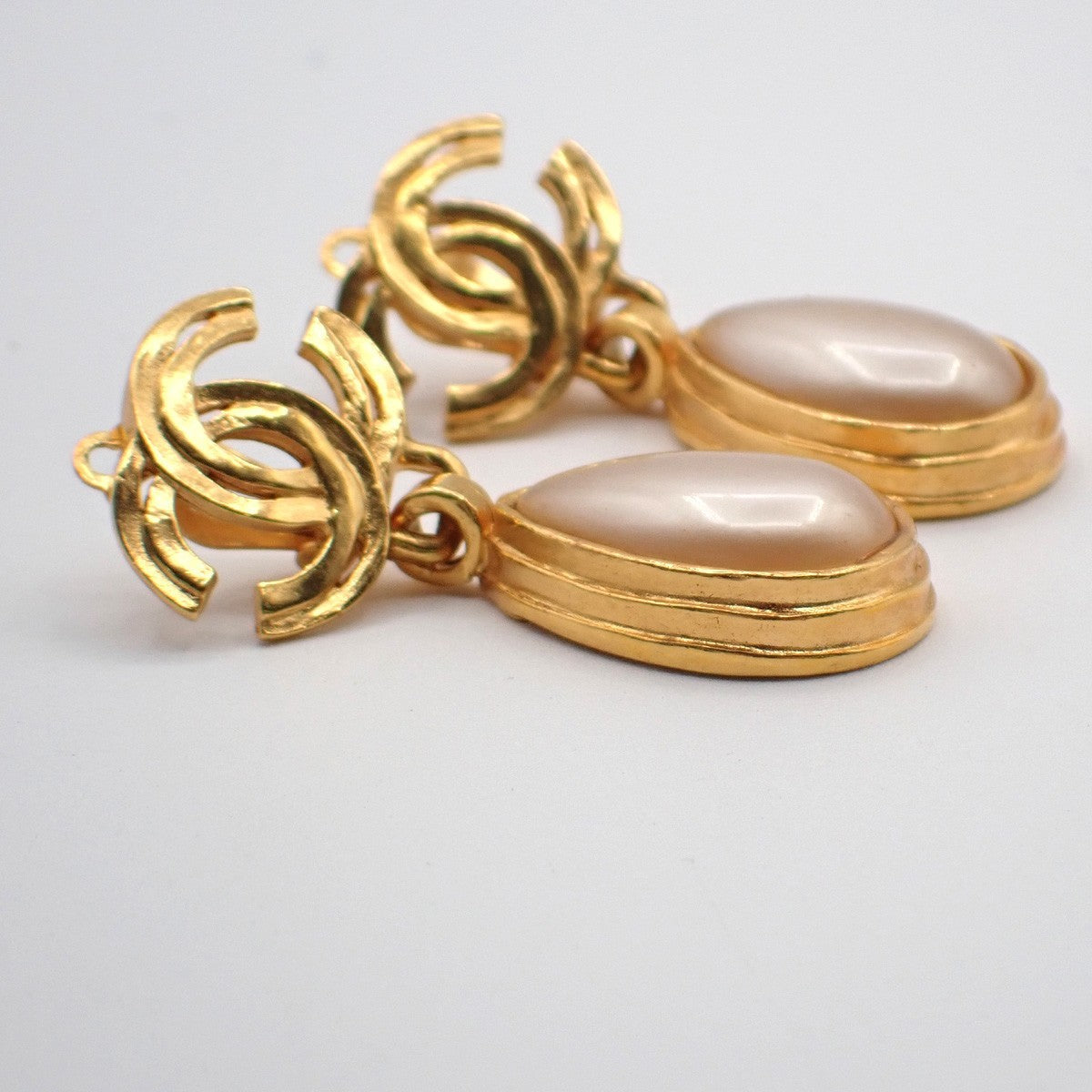 Chanel Cc Teardrop Earrings Metal With Faux Pearl Gold Gold_Plated Earrings Jewelry (Pre-Owned)