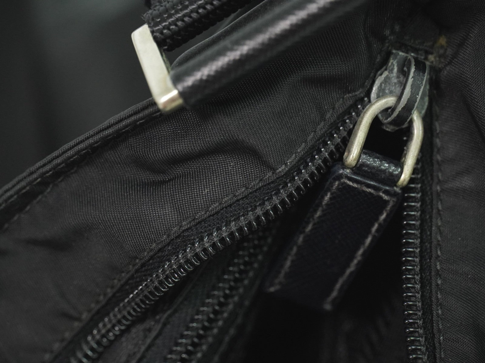 Prada Flat Messenger Bag Tessuto Black Nylon Shoulder Bag Bag (Pre-Owned)