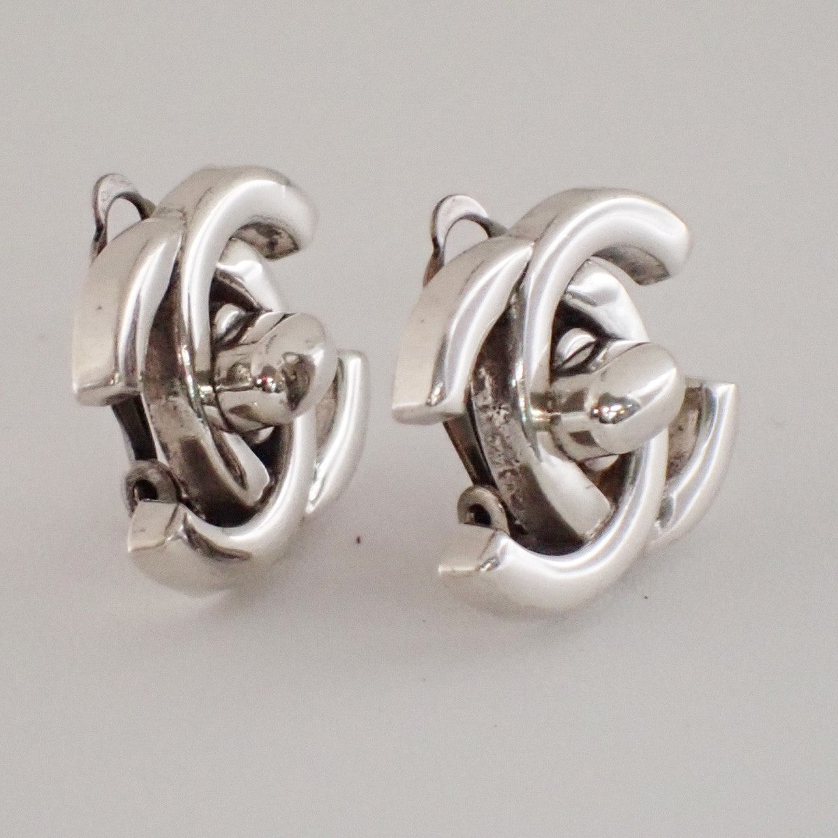 Chanel Cc Turnlock Clip-On Earrings Metal Silver Silver_Plated Earrings Jewelry (Pre-Owned)
